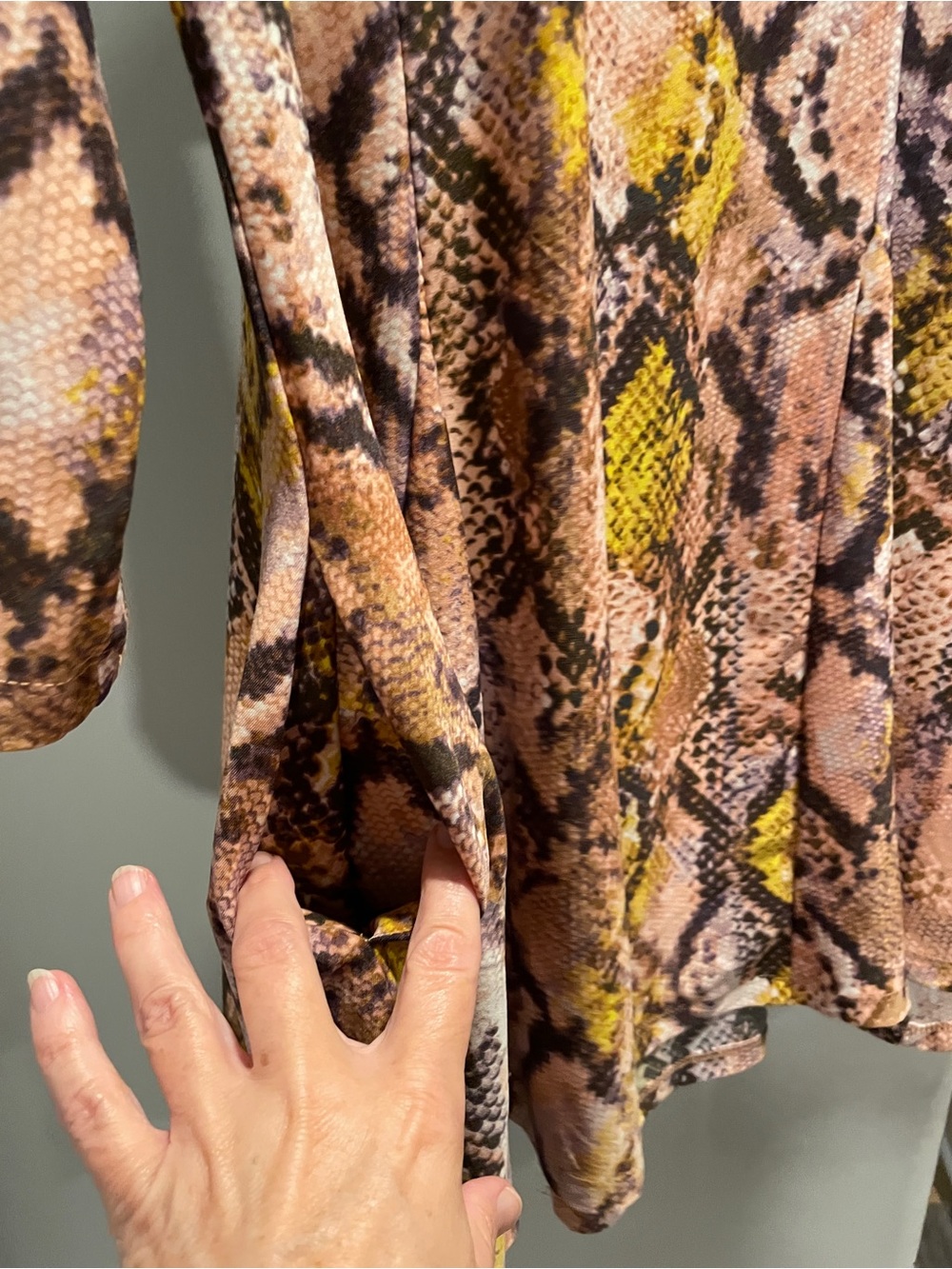 Attitudes by Renee Pink, Yellow & Purple Snake-Print Tunic size S - Picture 6 of 9